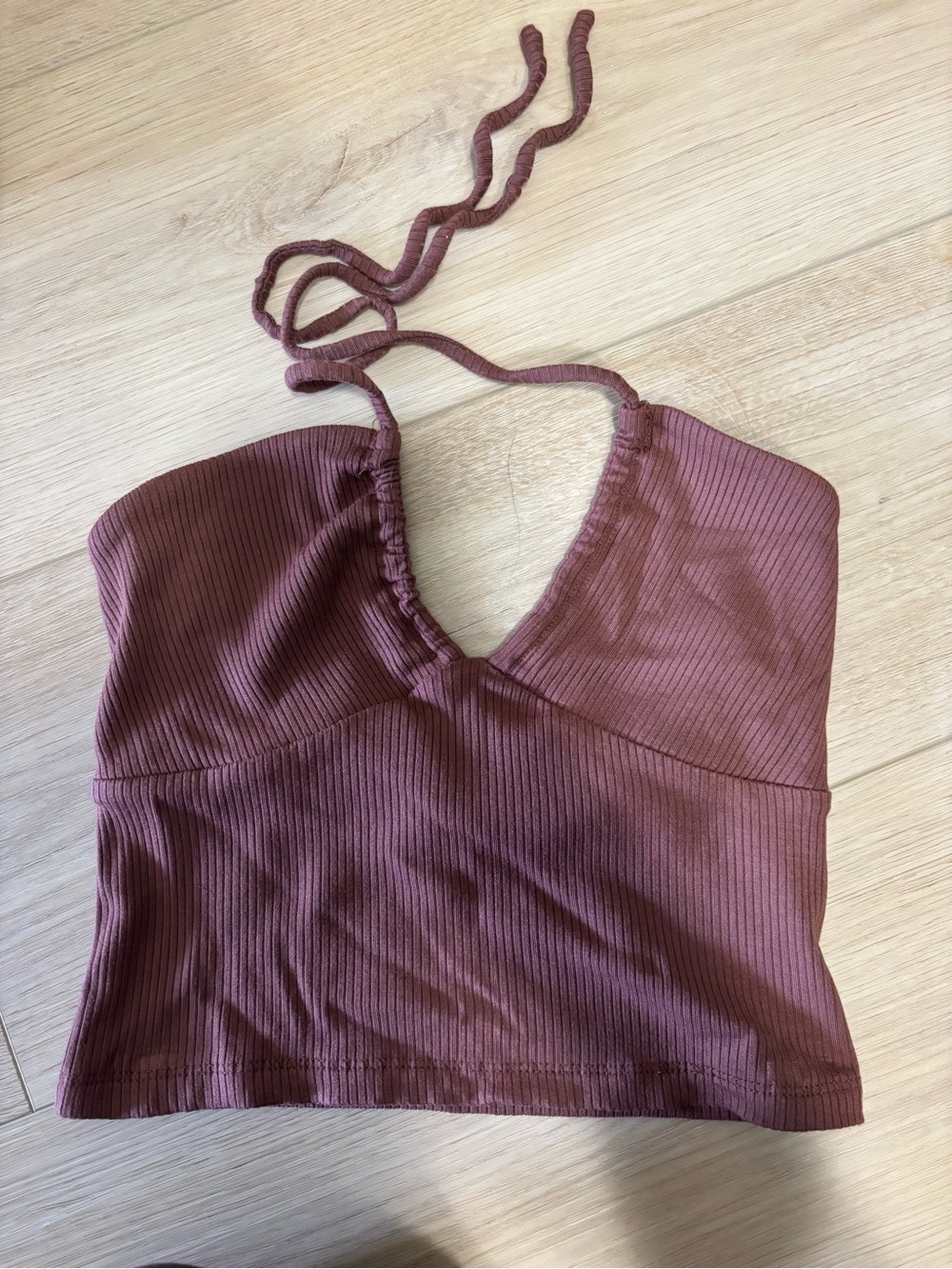 Wilfred Ribbed Halter Crop Top in Mauve